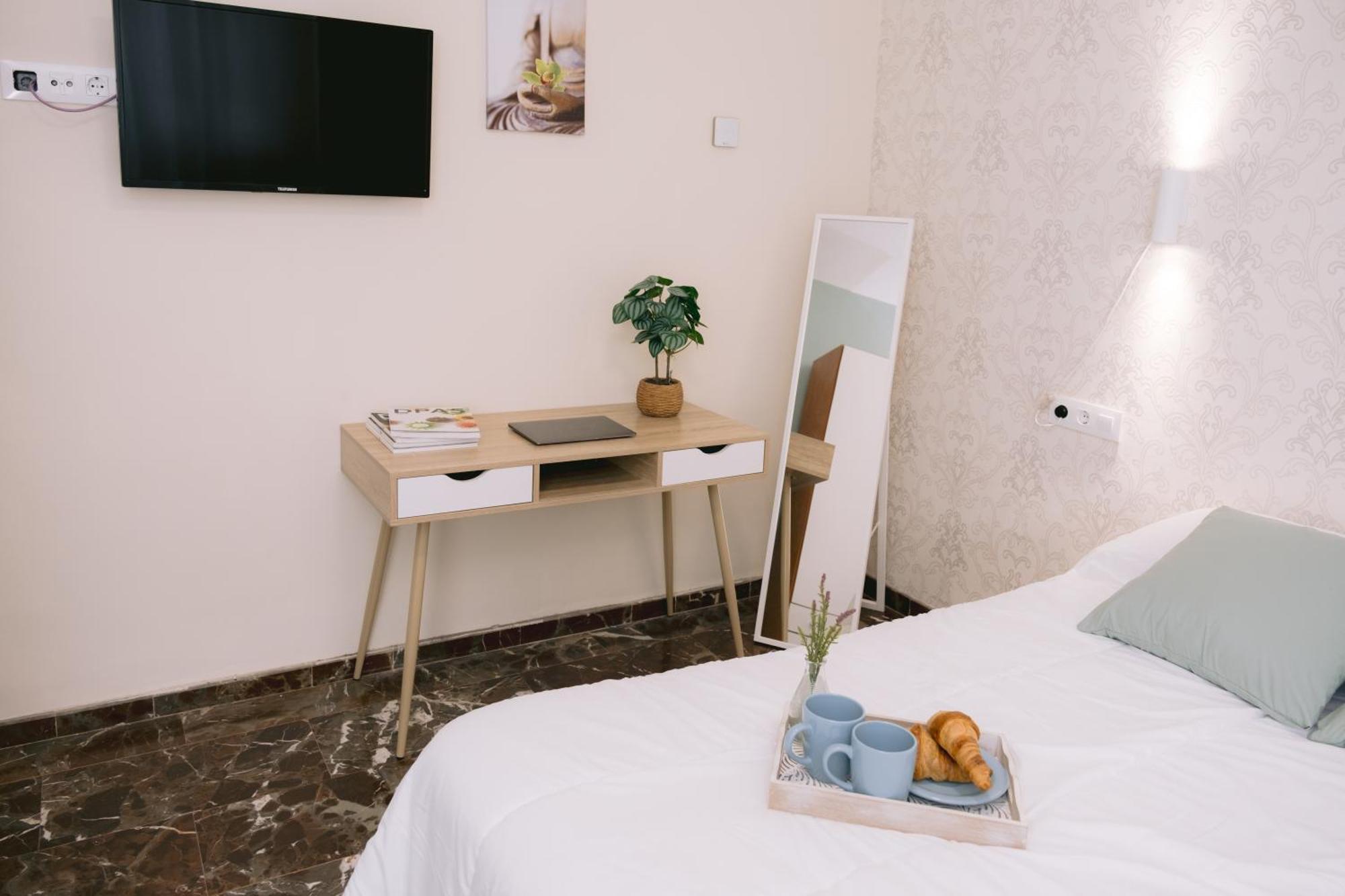 Hotel Piso Compartido Delyrent, Reja Jaén Exteriér fotografie